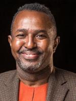 Daniel Tillias headshot
