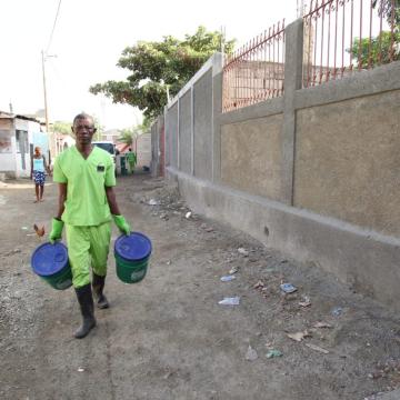 photo credit: Vic Hinterlang