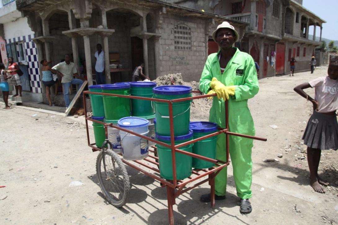 Here’s Sergo getting a day of collection started in the Avyasyon neighborhood in 2015!